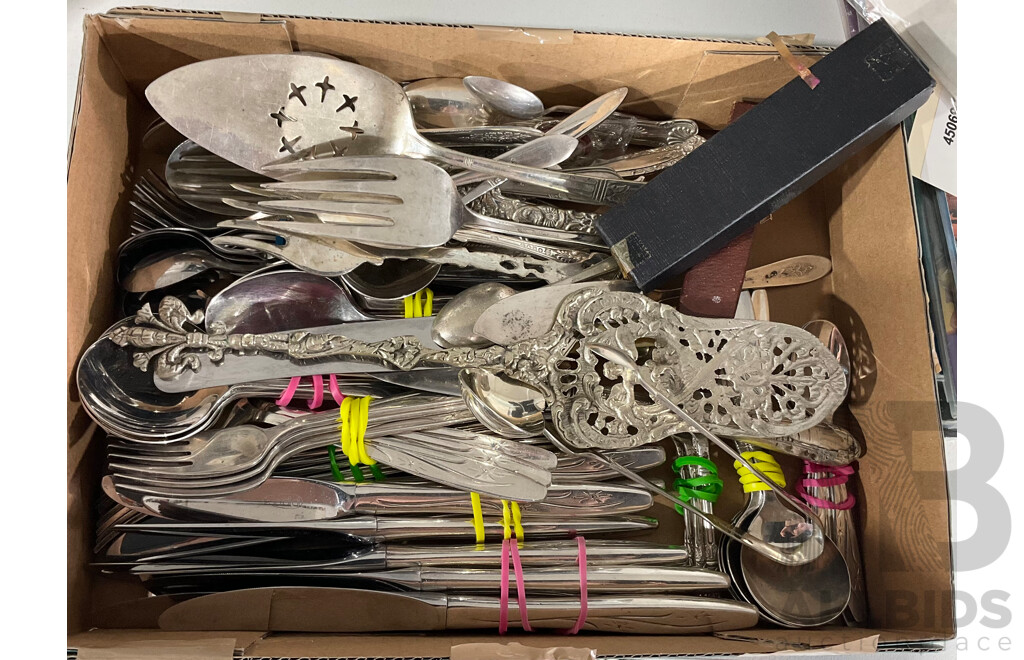 Large Collection of Vintage Cutlery