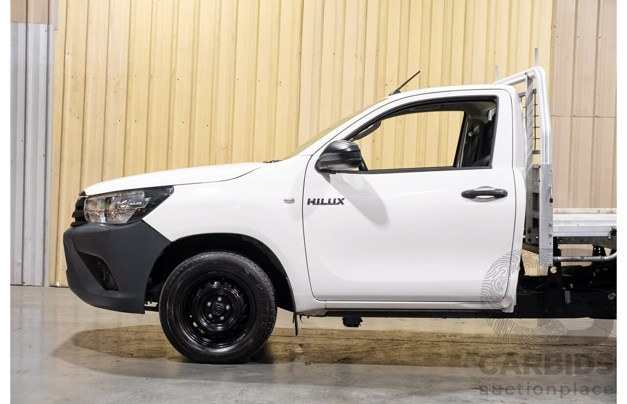 2/2016 Toyota Hilux Workmate TGN121R MY16 2d C/Chas White 2.7L