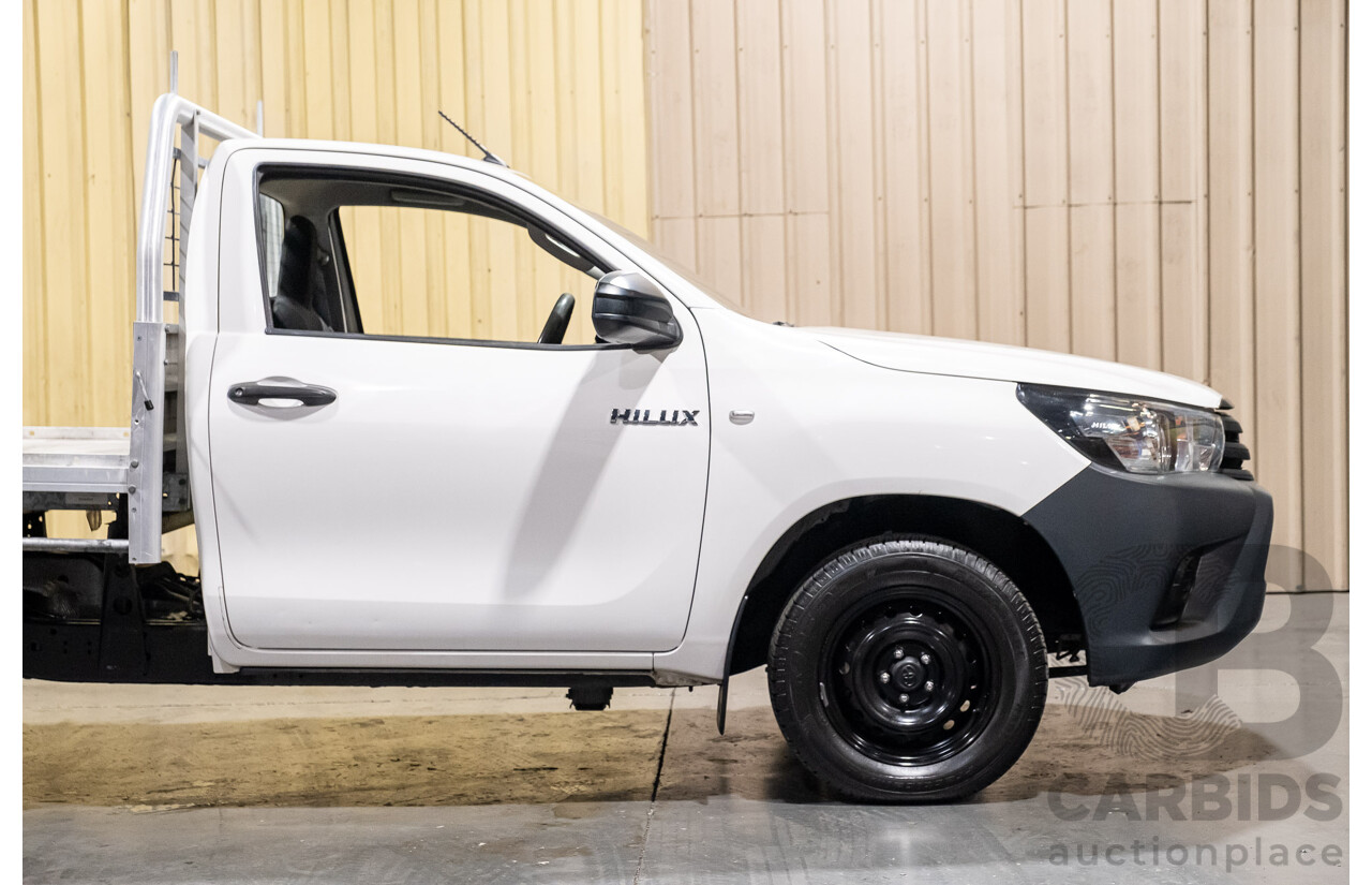 2/2016 Toyota Hilux Workmate TGN121R MY16 2d C/Chas White 2.7L