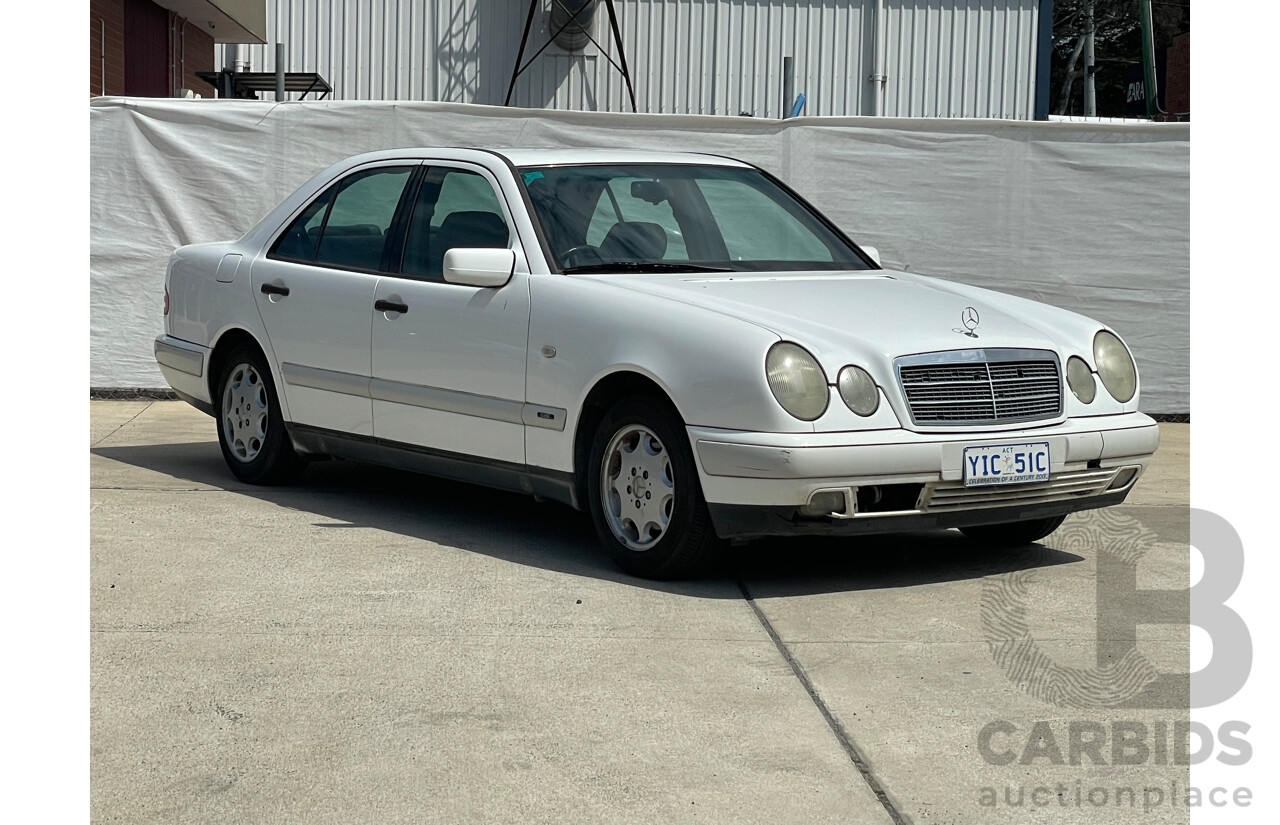 1/1996 Mercedes-Benz E230 Classic W210 4d Sedan White 2.3L