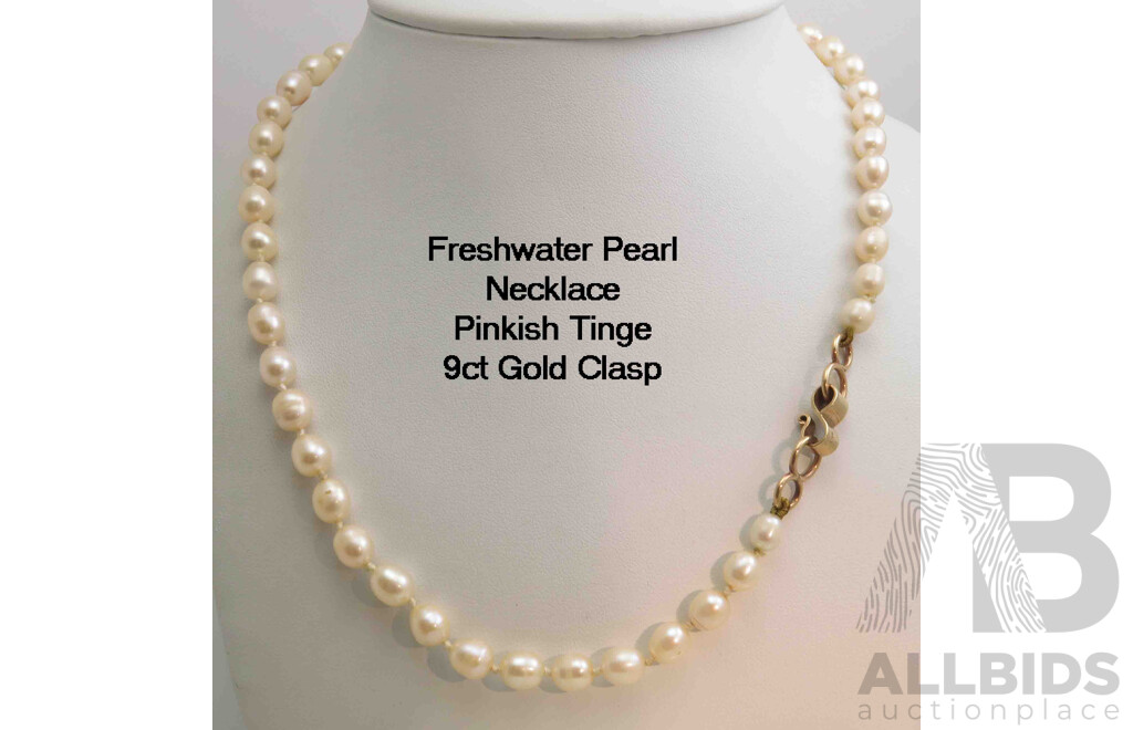 Cultured Pearl Necklace with 9ct Gold Clasp