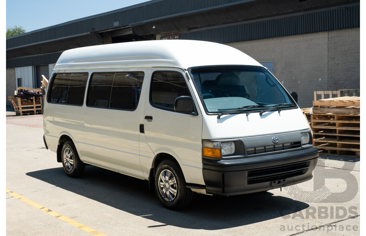 10/1997 Toyota Hiace Commuter RZH125 Bus White 2.4L - 11 Seater Bus