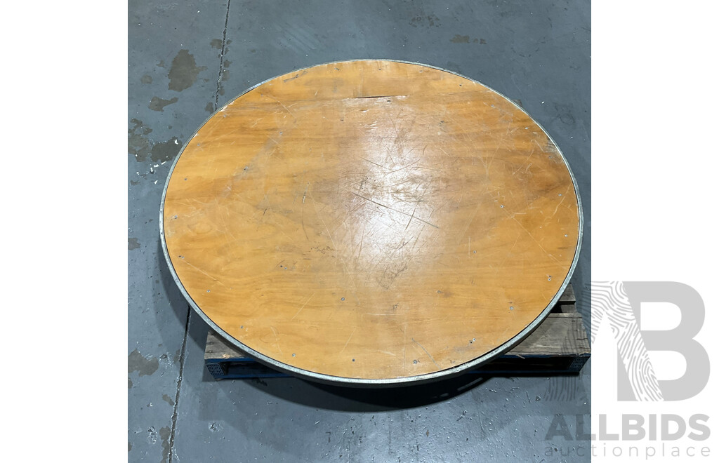 Round Tables - Lot of 4