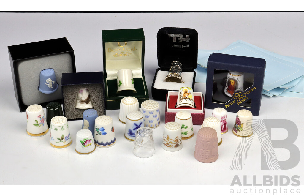 Collection Quality Thimbles Including Wedgwood Example in Box, Royal Doulton, Rostrand, Royal Doulton, Delft and More