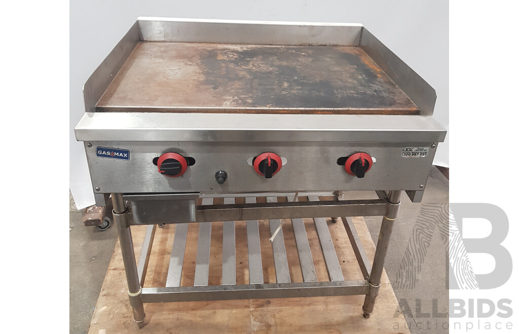 GasMax (RGT-36E) 3 Burner Griddle with Stand