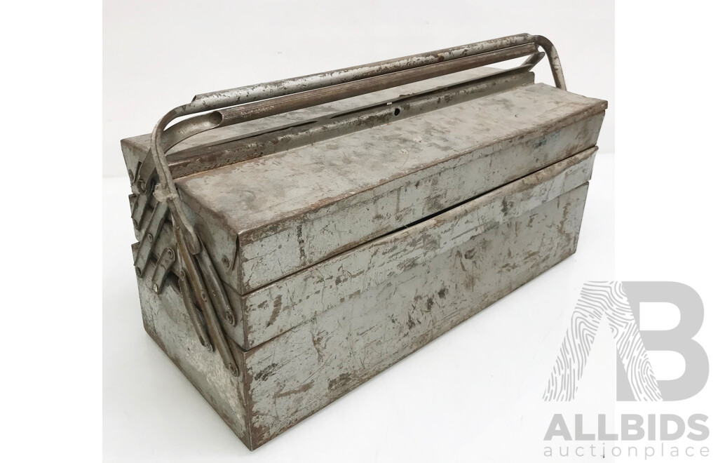 Metal Cantilever Tool Box with Various Tools