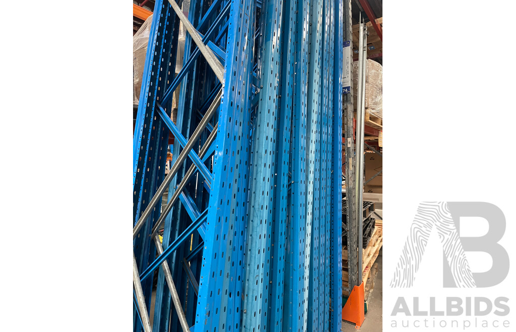 Warehouse Pallet Racking - 16 Uprights - 42 Beams