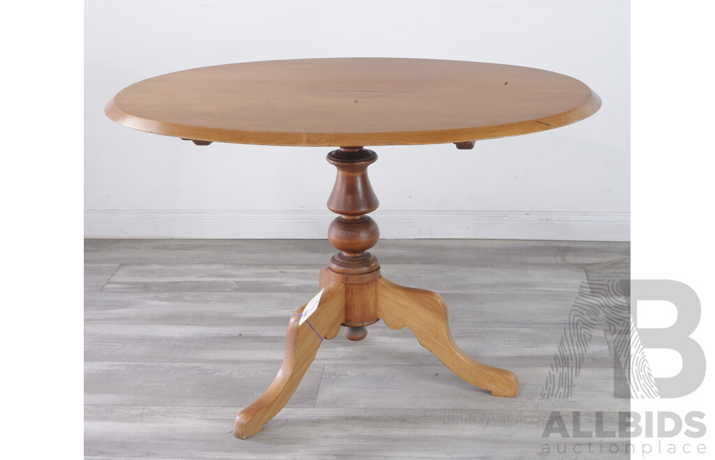 Antique Pine Oval Tilt-Top Dining Table