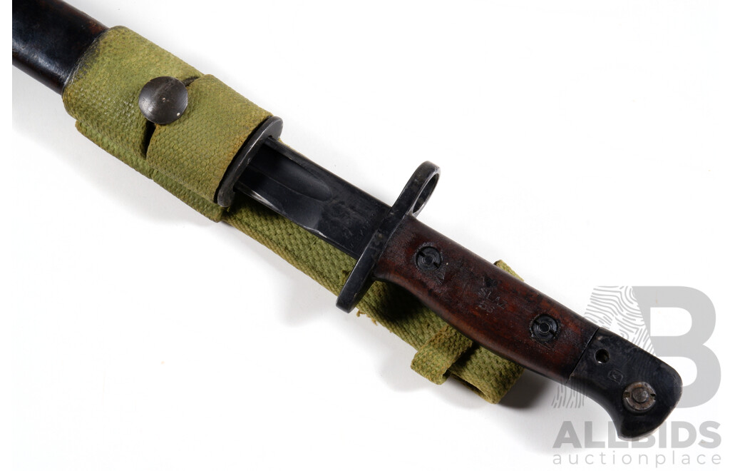 Autralian World War II Era Slaz 56 Bayonnette in Scabbard, Marked to Grip