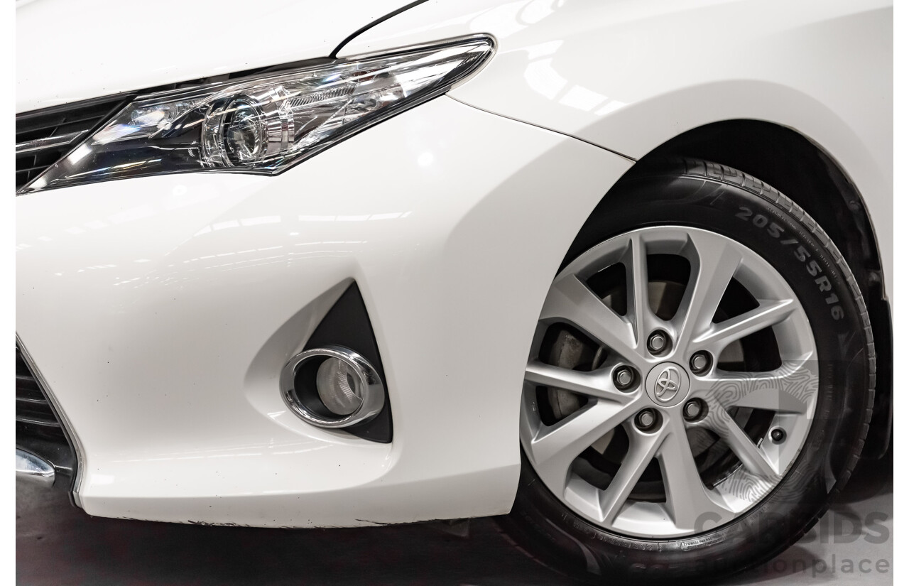 10/2014 Toyota Corolla Ascent Sport ZRE182R 5d Hatchback Glacier White 1.8L