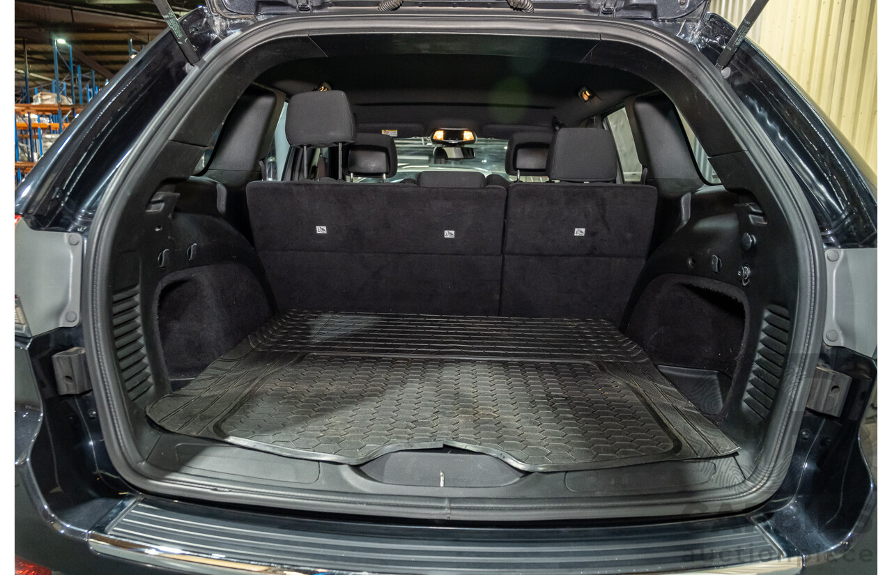 10/2013 Jeep Grand Cherokee Laredo (4x4) WK MY14 4d Wagon Metallic Blue Turbo Diesel V6 3.0L
