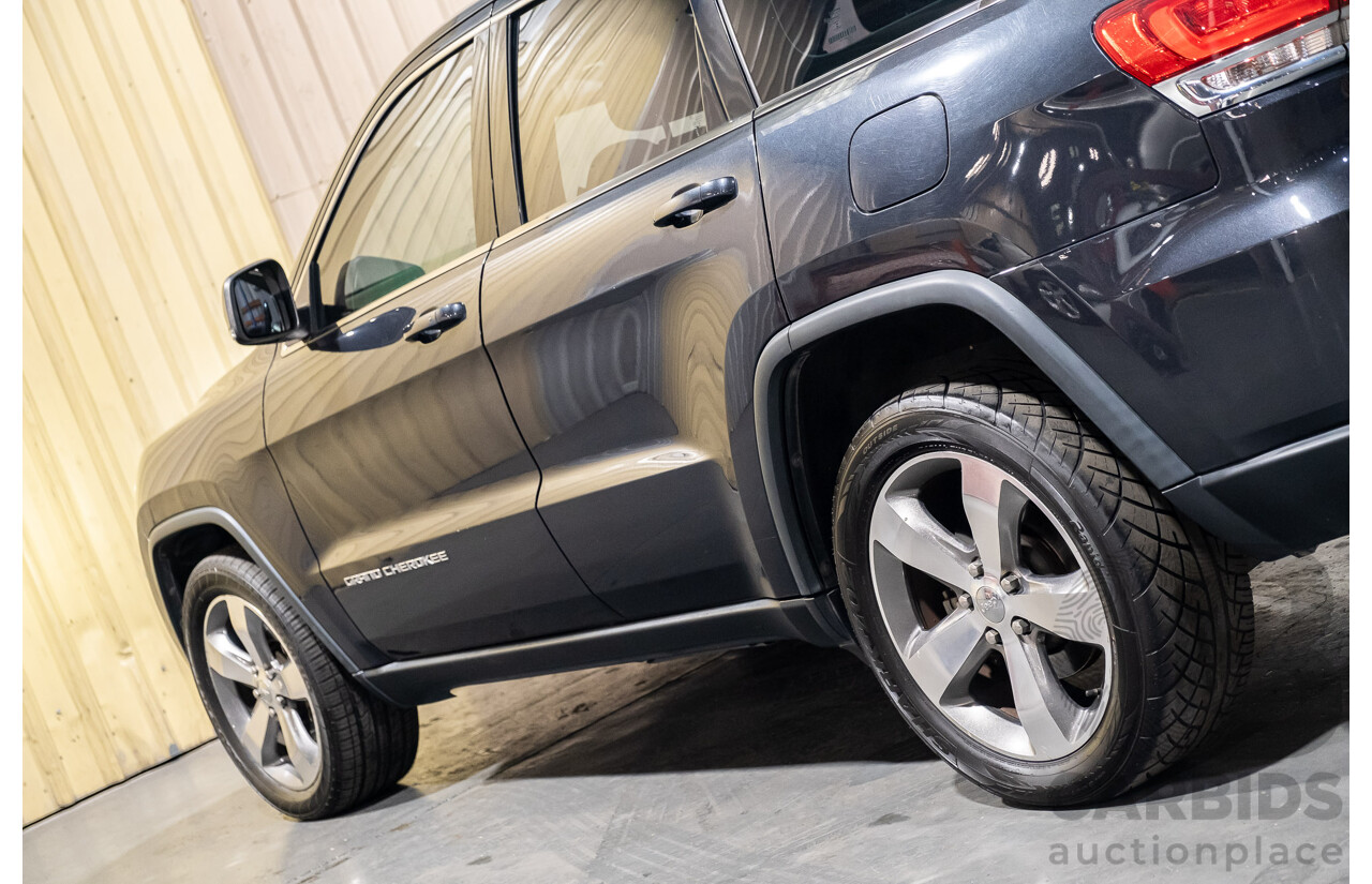 10/2013 Jeep Grand Cherokee Laredo (4x4) WK MY14 4d Wagon Metallic Blue Turbo Diesel V6 3.0L