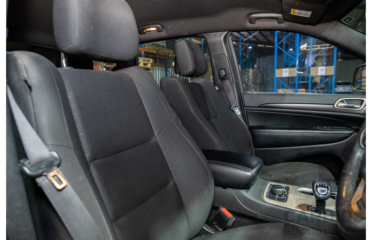 10/2013 Jeep Grand Cherokee Laredo (4x4) WK MY14 4d Wagon Metallic Blue Turbo Diesel V6 3.0L