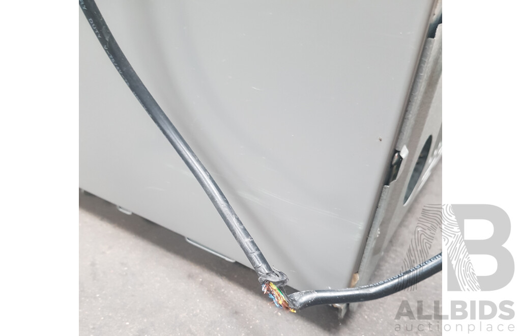 Westinghouse (WSE6200SA) 542L Side by Side Refrigerator (Damaged Wiring)