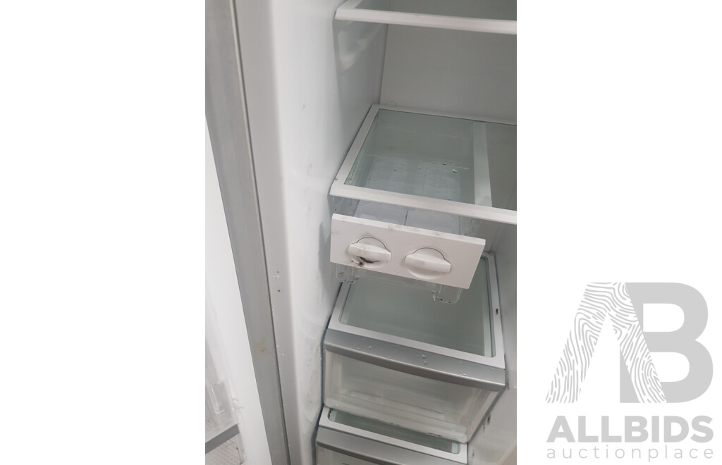 Westinghouse (WSE6200SA) 542L Side by Side Refrigerator (Damaged Wiring)