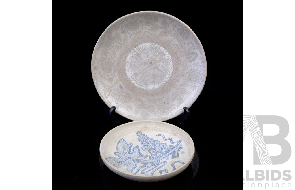 Australian Studio Pottery Platter Along with Shallow Bowl with Grape and Vine Motif by Elizabeth Kalix (20th Century), Signed Verso