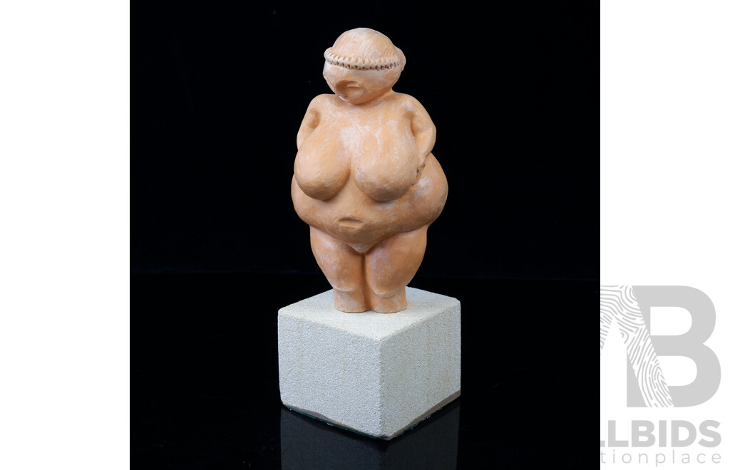 Australian Studio Pottery Venus of Willendorf Figure on Composite Stand Attributed to Elizabeth Kalix (20th Century)