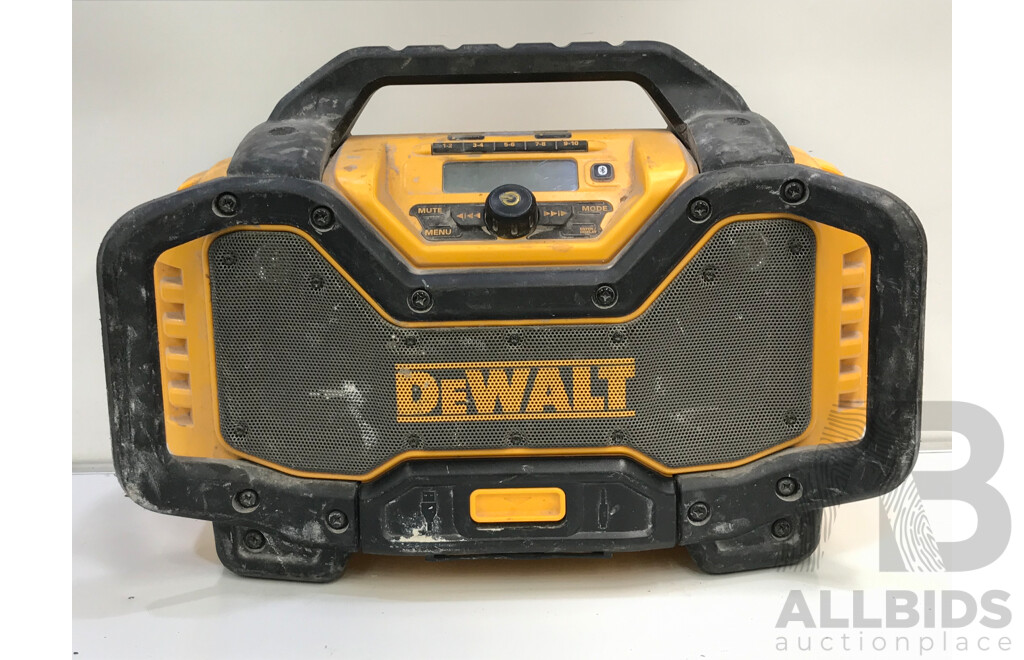 DeWalt DCR027-XE 18V-54V XR Li-Ion Cordless Bluetooth DAB Radio Charger
