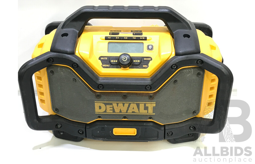 DeWalt 18V-54V XR Li-Ion Cordless Bluetooth DAB Radio Charger
