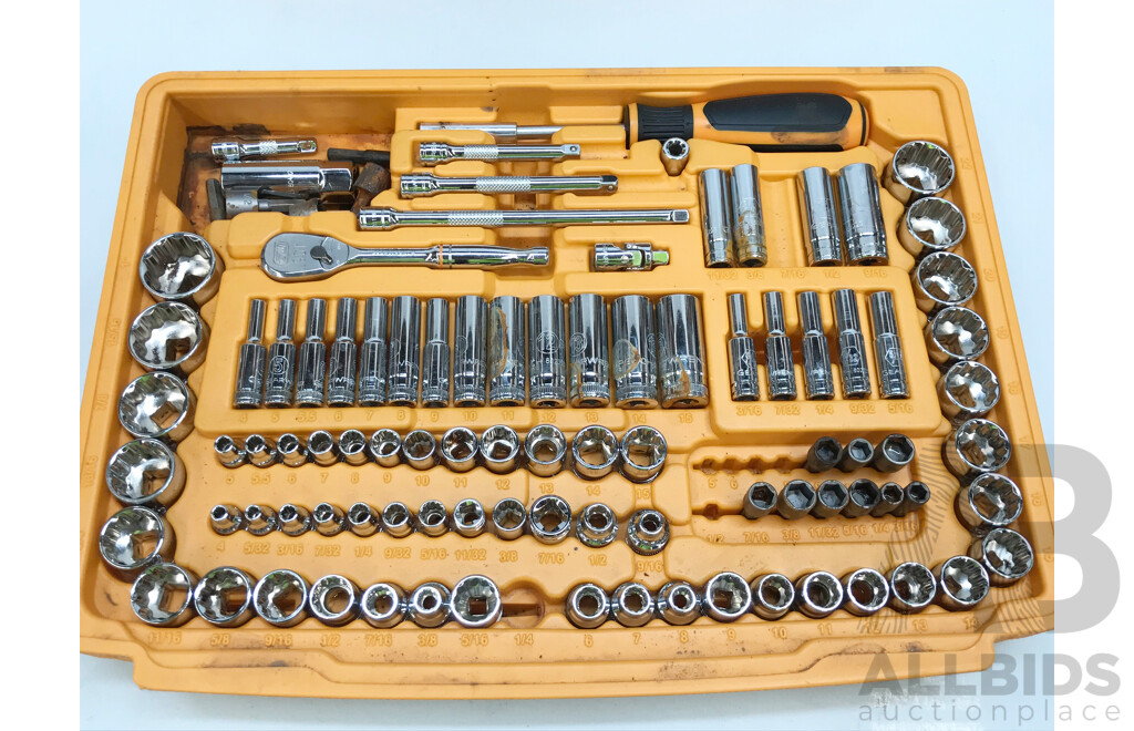 Gearwrench SAE & Metric Mechanic's Tool Set with Three Drawer Storage Box
