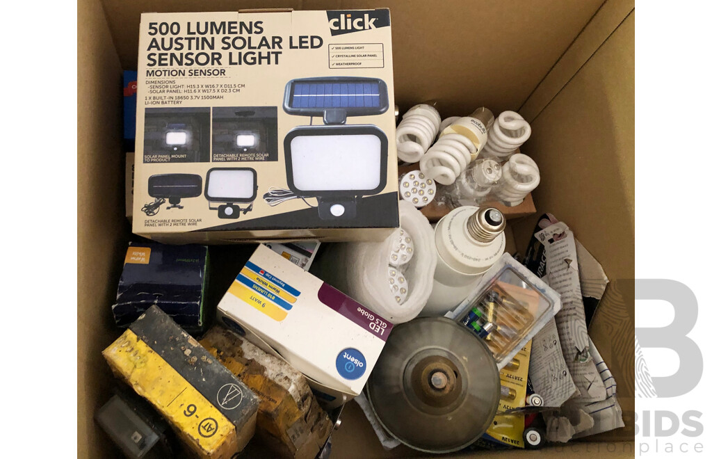 Quantity of 1.2m Eco Saver LED Ultra Lamp Lights and Assorted Other Light Bulbs