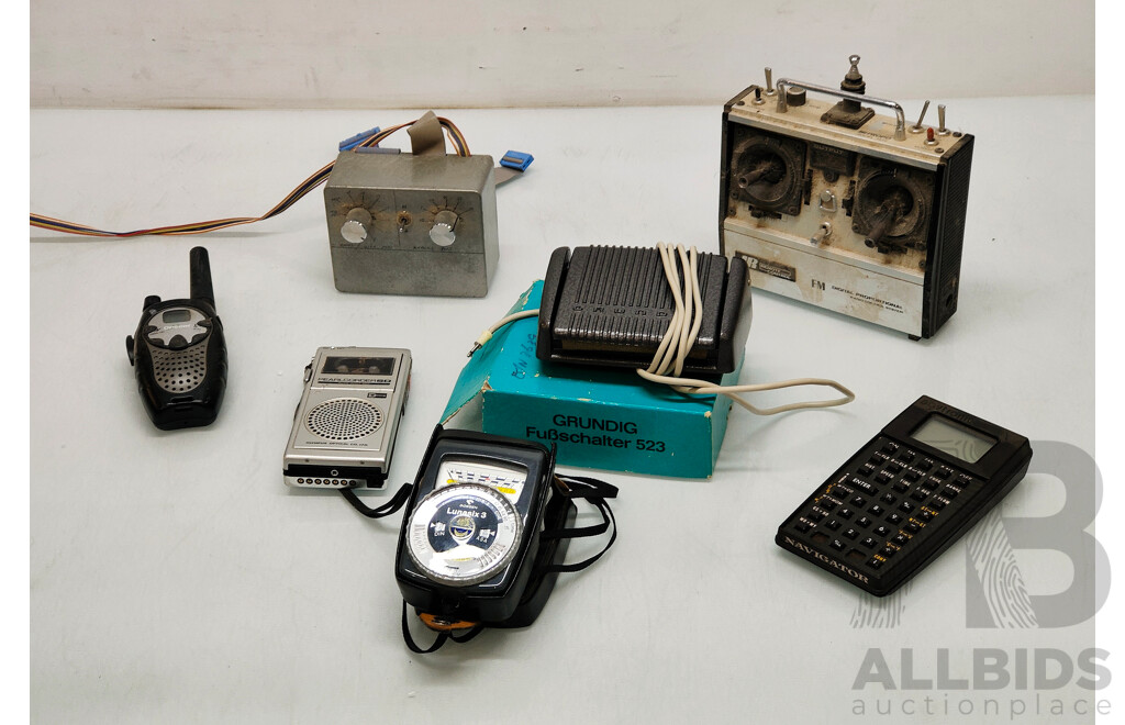 Lot of Vintage Electronics