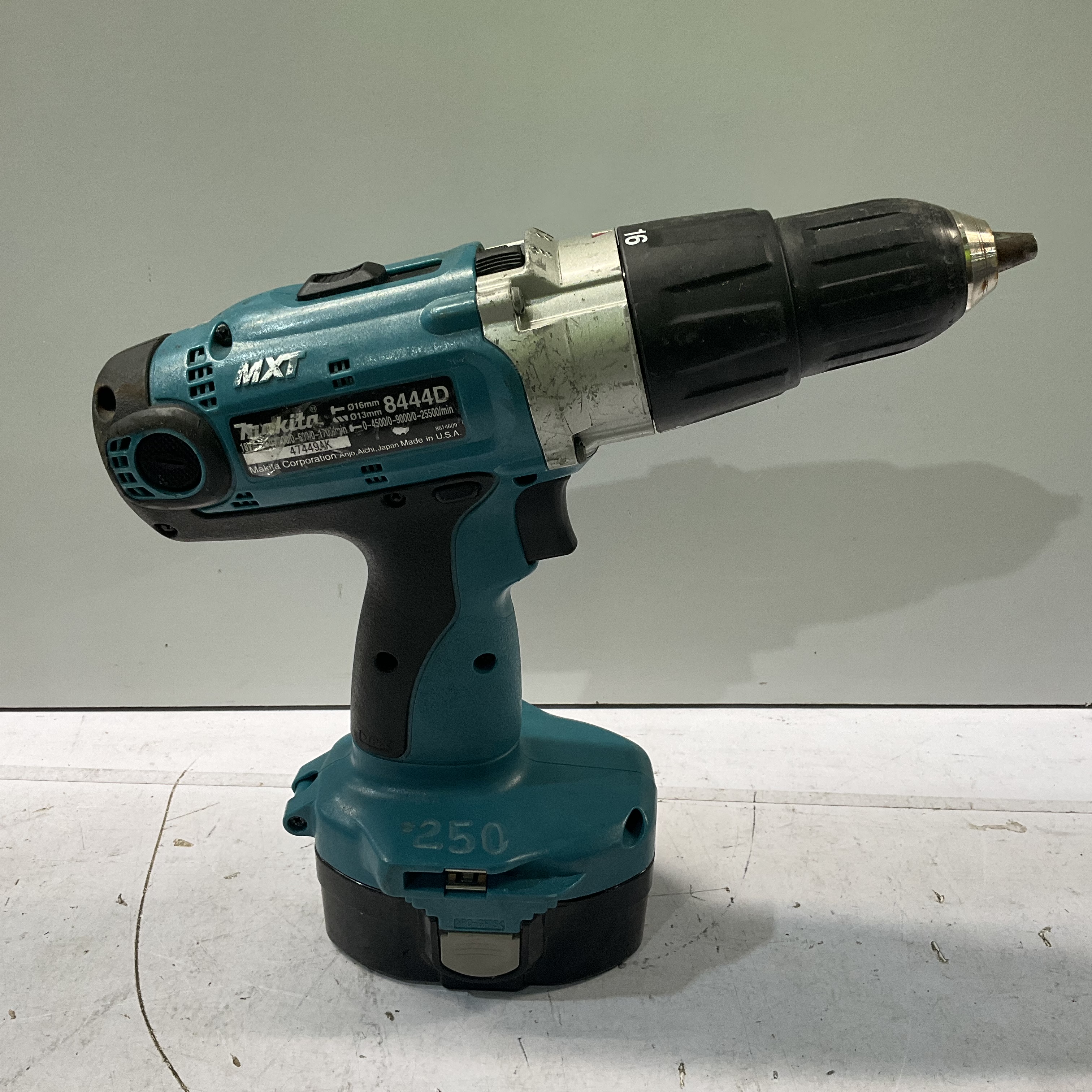 8444d makita discount