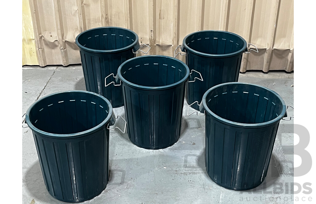 80L Garbage Bins - Lot of 5 - ORP $239.99 (Only 1 Lid)