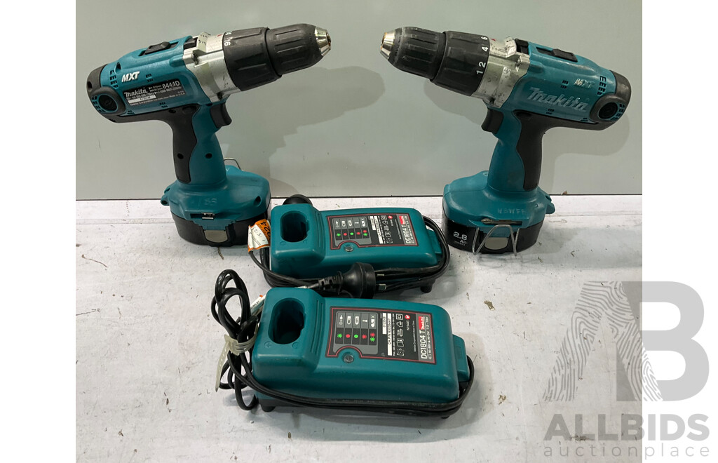 MAKITA (8444D) Chuck Drill 18v (X2) W/ Charger - Lot of 4 - Total ORP $599.99