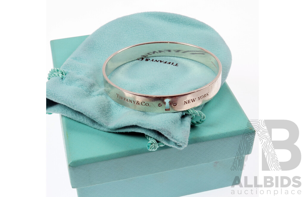 Tiffany & Co New York Diamond Key Hole Bangle - Sterling Silver 60mm Authenticated