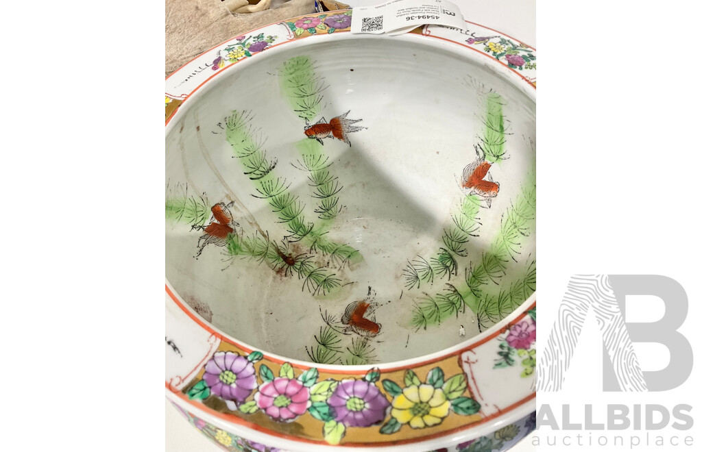 Chinese Porcelain Goldfish Bowl with Famille Rose Decoration and Goldfish Motif to Interior