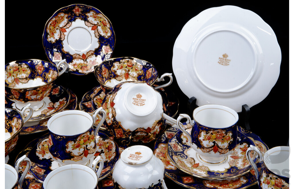Vintage Royal Albert Porcelain 23 Piece Tea Set in Heirloom Pattern