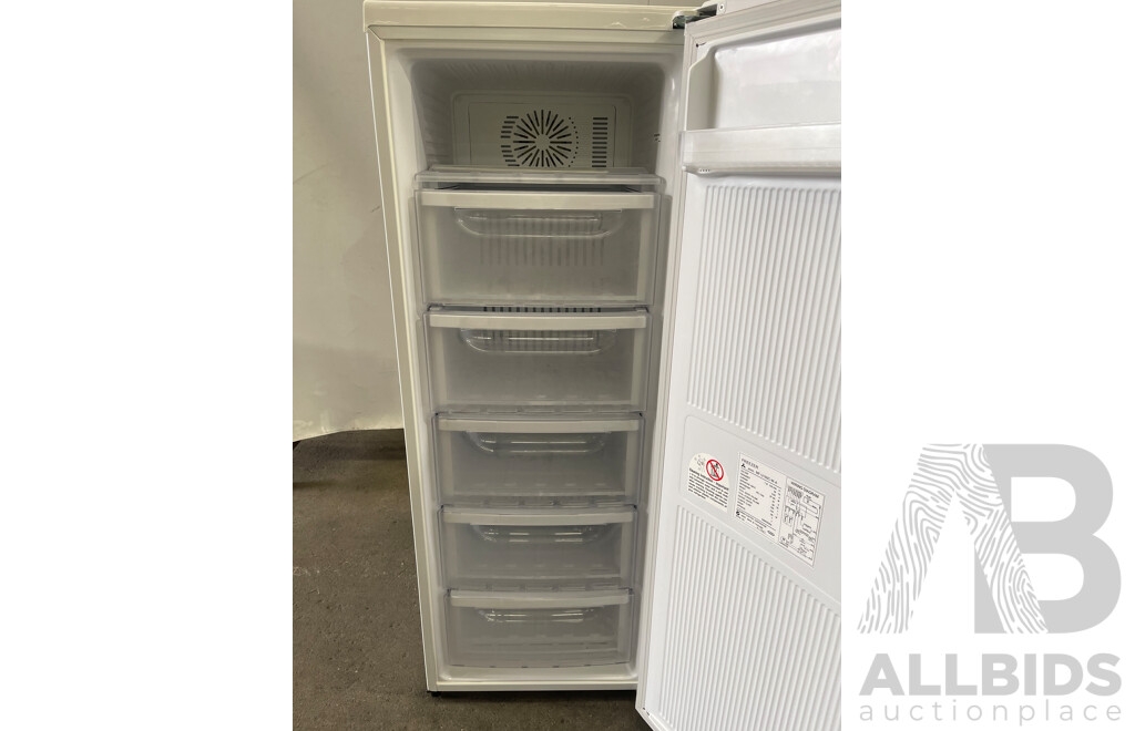 Mitsubishi 160 Ltr Upright Freezer