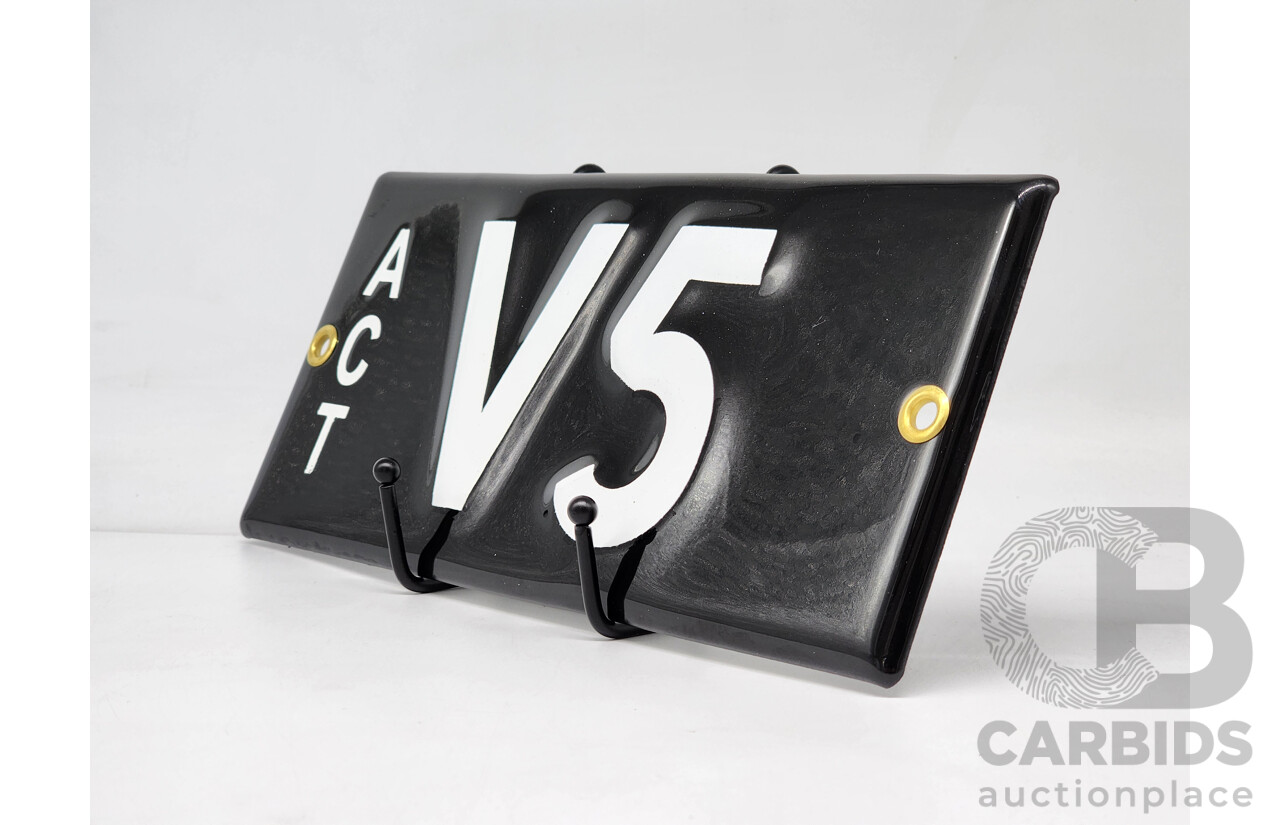 ACT Two Character Alpha Numeric Number Plate - V5 (Letter V, Number 5)