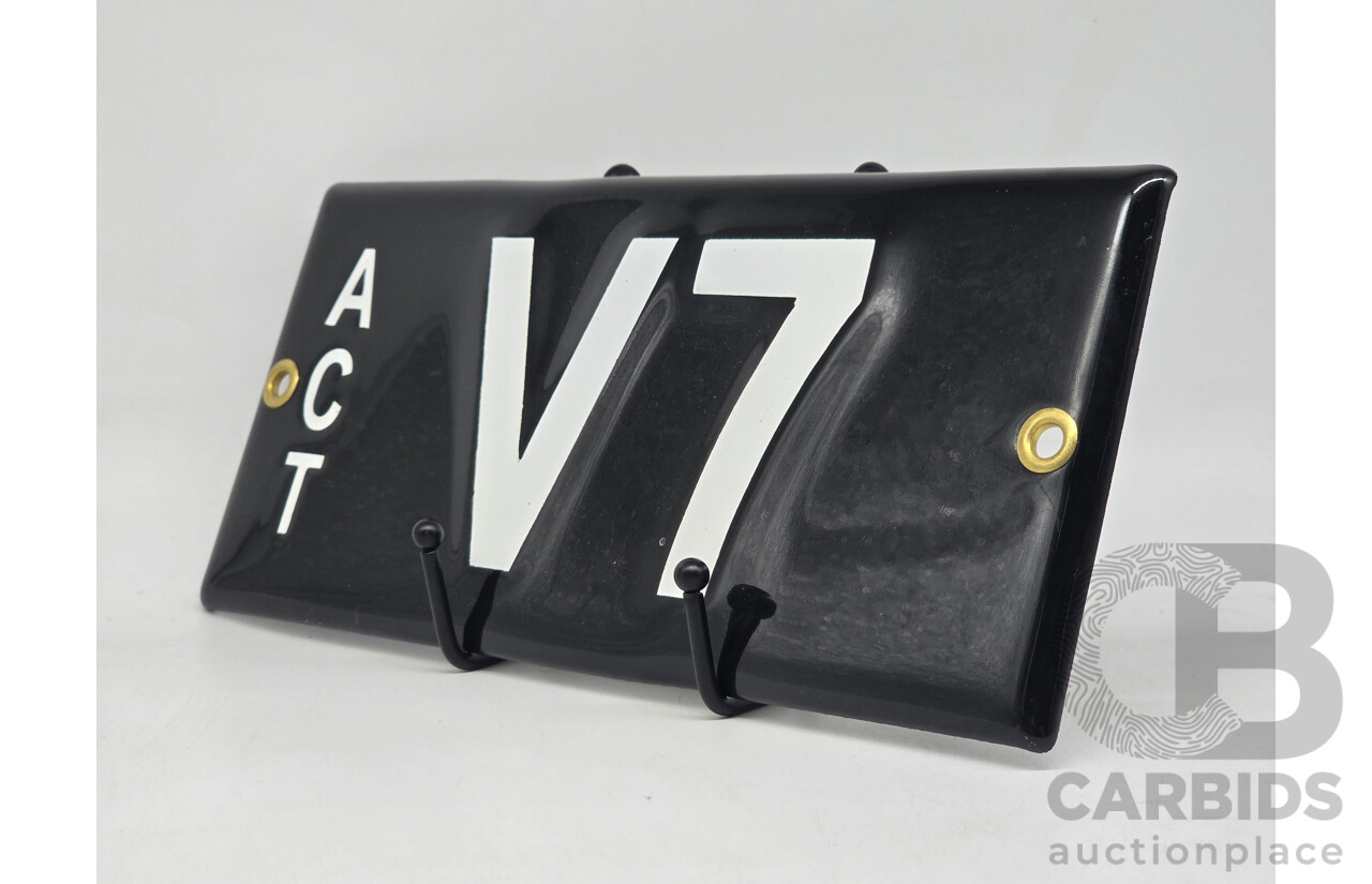 ACT Two Character Alpha Numeric Number Plate - V7 (Letter V, Number 7)
