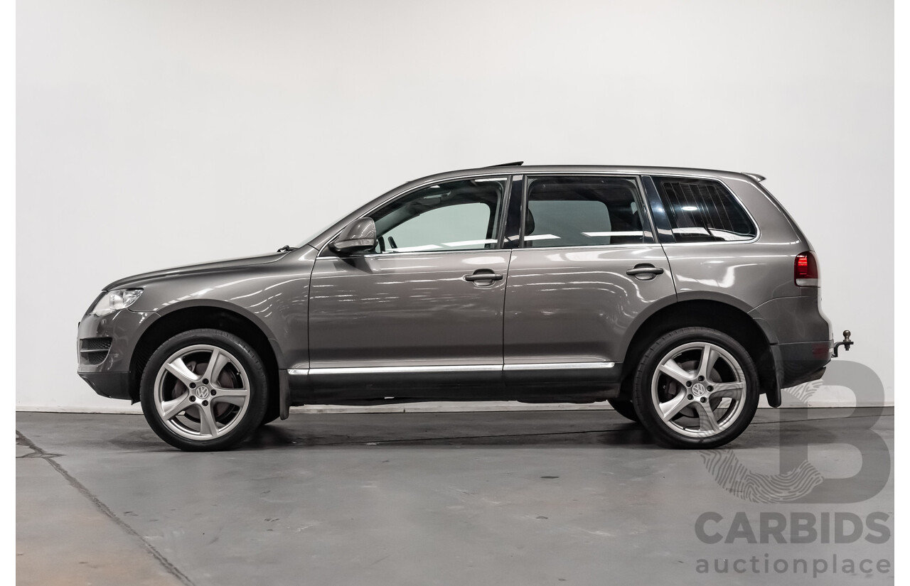 8/2008 Volkswagen Touareg V6 TDI (4x4) 7L MY07 UPDATE 4d Wagon Grey Turbo Diesel V6 3.0L