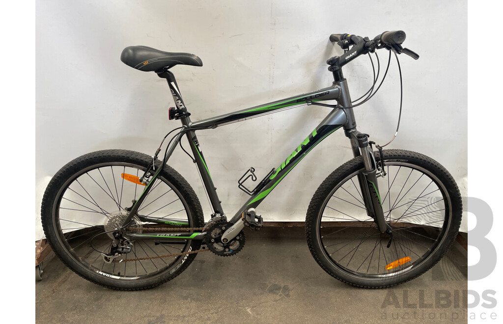 Giant Boulder 24 Speed Mountain Bike