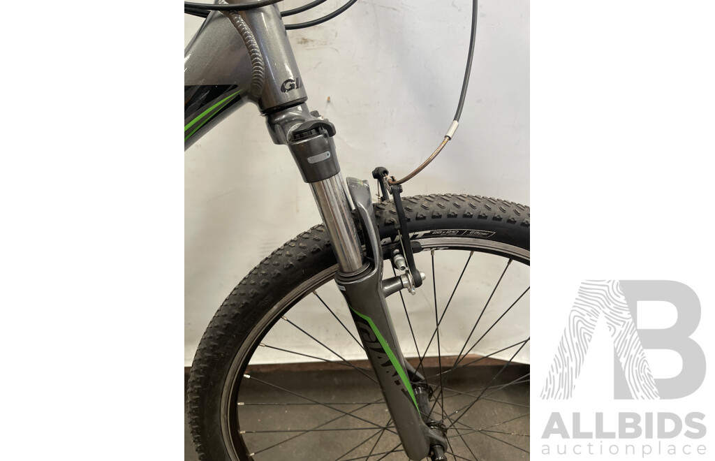 Giant Boulder 24 Speed Mountain Bike