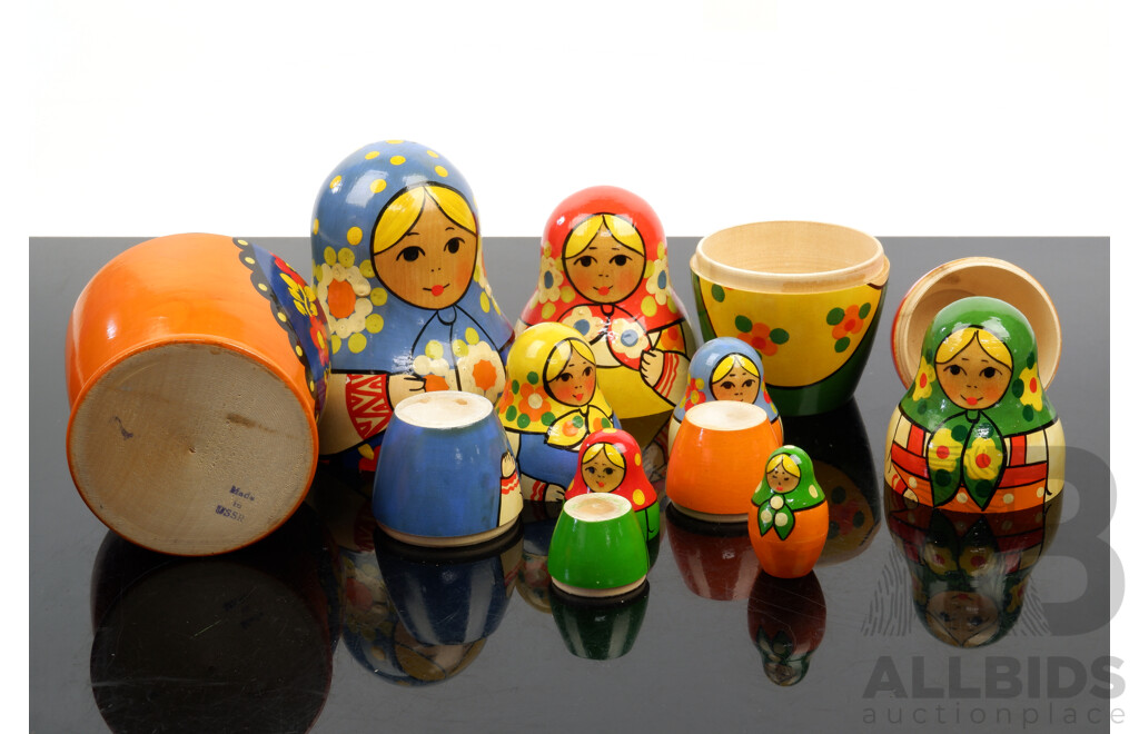Good Russian Hand Painted Babushka Doill with Nine Graduating Dolls