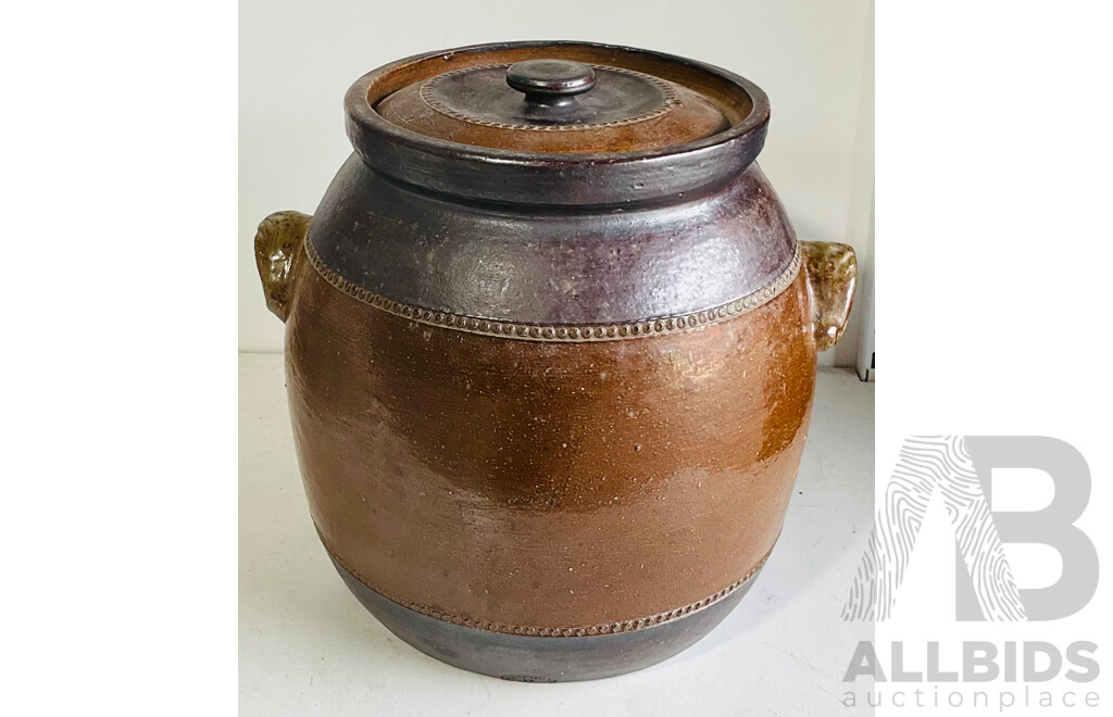 Large Bendigo Pottery Lidded Dual Handled Pot