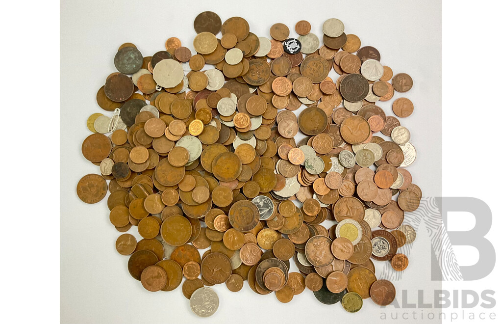 Collection of Mostly Australian Copper Coins Including KGV, KGVI Pennies, One and Two Cent Coins with Some United Kingdom and International Coins - 2.5kilos