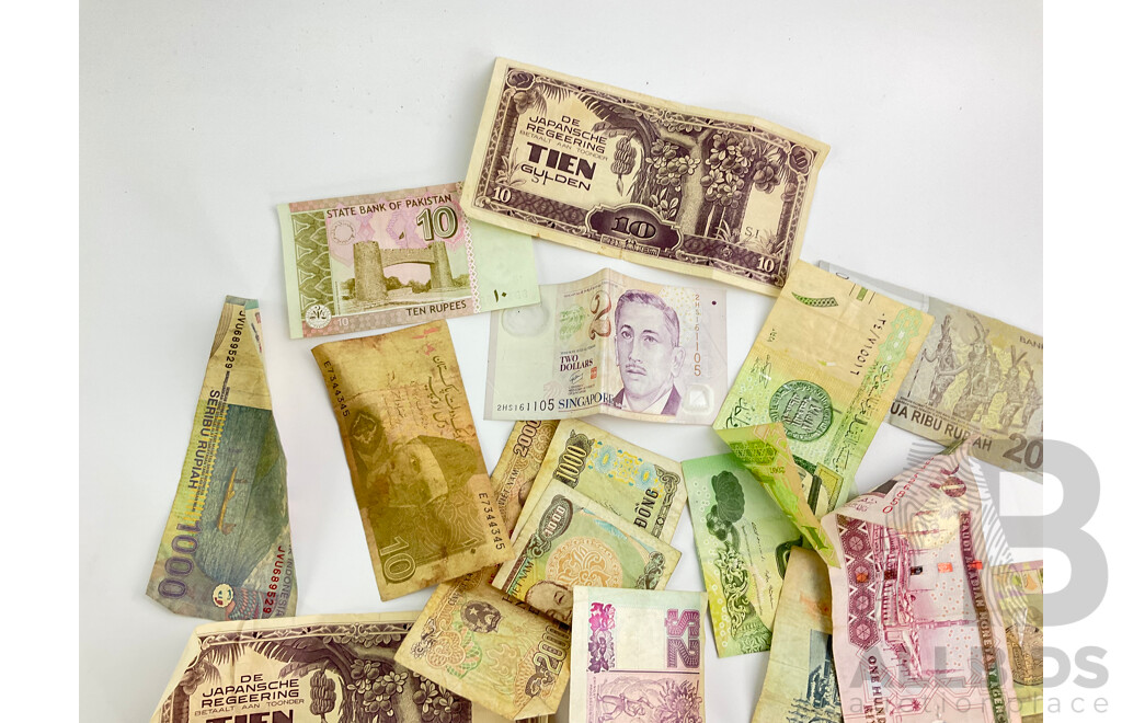 Collection of International Bank Notes Including Saudi Arabia, Pakistan, Indonesia, Singapore, Vietnam and More