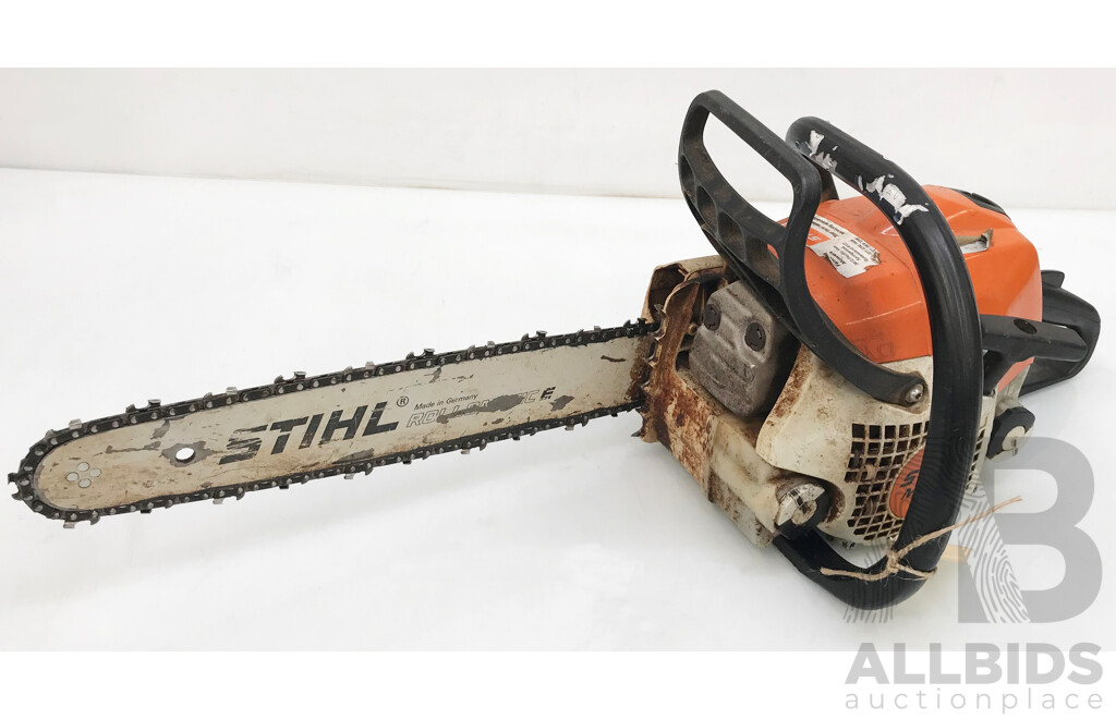 STIHL MS211 Chainsaw