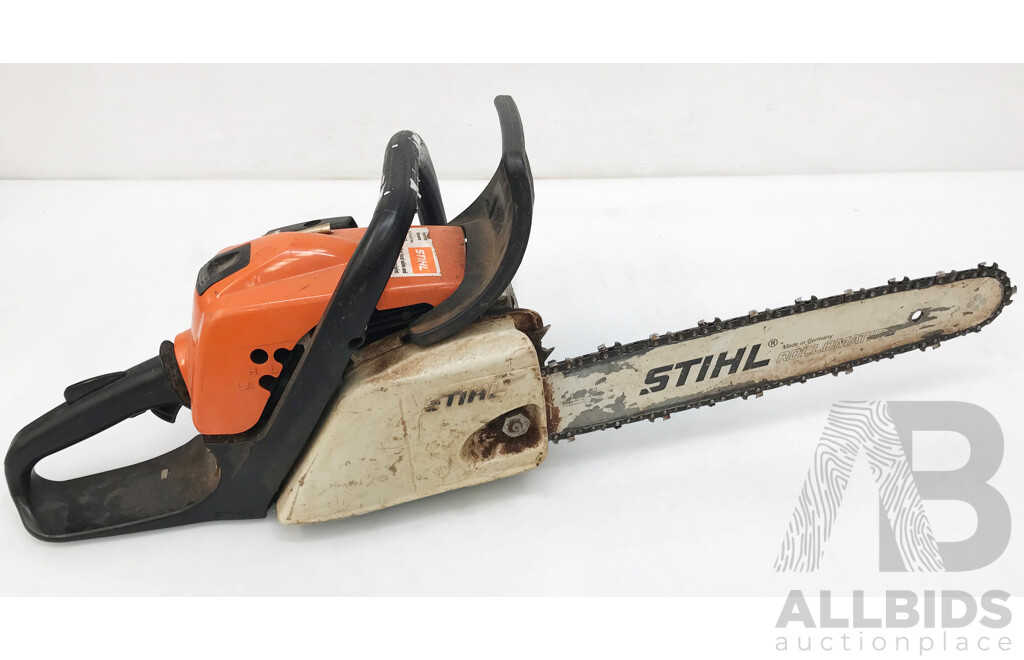 STIHL MS211 Chainsaw