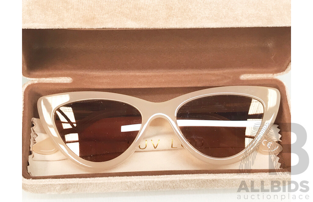 TIFFANY&CO Sunglasses and LUV LOU - Lot 1511641 | ALLBIDS