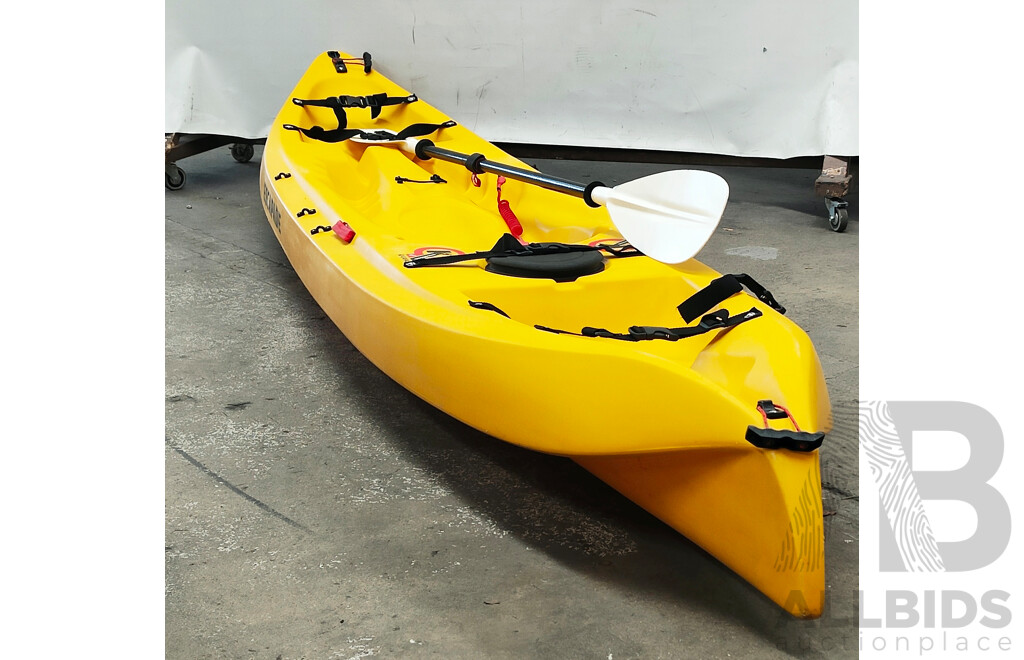 Q-Kayaks Yellow Kayak and Equipments
