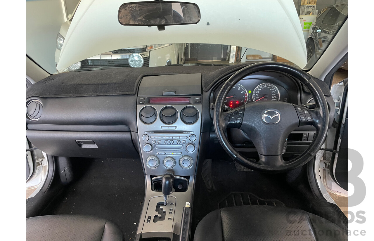 11/02 Mazda Mazda6 CLASSIC FWD GG 5D Hatchback White 2.3L