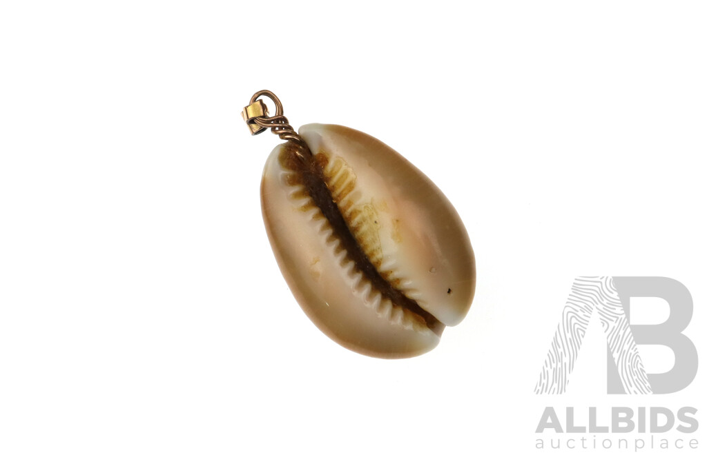 Vintage 9ct Gold Cowrie Shell Pendant, 40mm Long, Very Good Condition