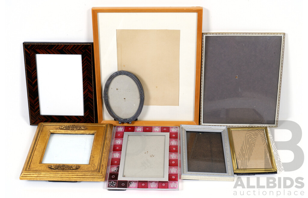 Quantity of Picture and Photo Frames