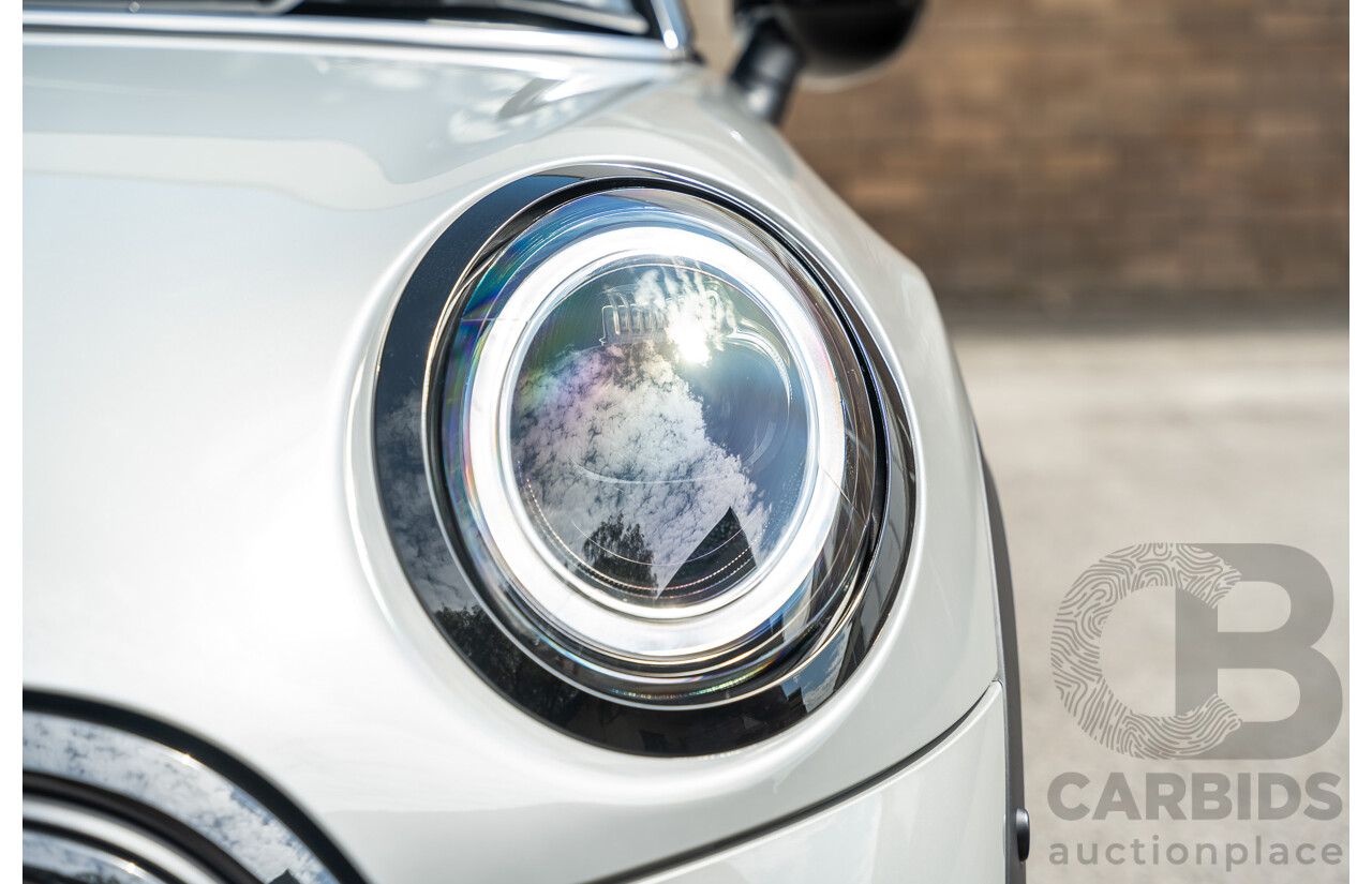 07/2021 Mini Cooper F56 LCI-2 SE MINI Yours White Silver Metallic 2d Hatch - Dedicated Electric